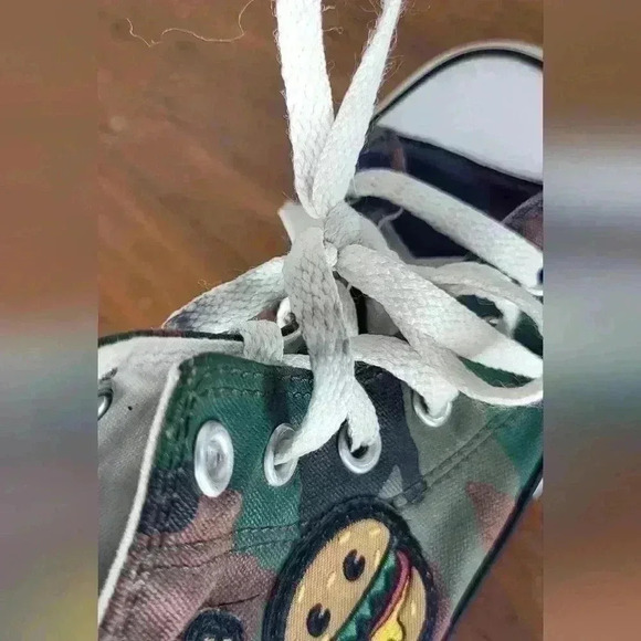 Converse  Camo Burger Fries Skate Shoes Lace Up Sneakers Kids Size 12 - Picture 7 of 12